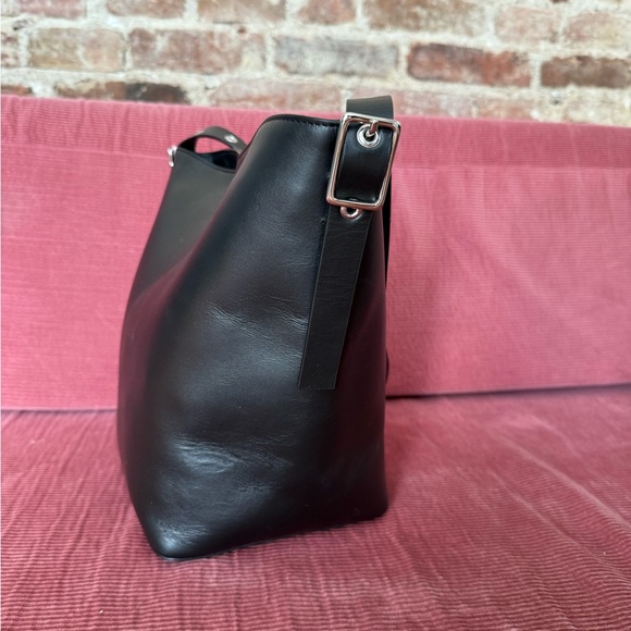 Reformation Raffaella Medium Trapeze Tote Bag - Picture 8 of 10